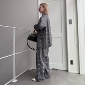 ミニフラワー刺繍タックPT/グレー