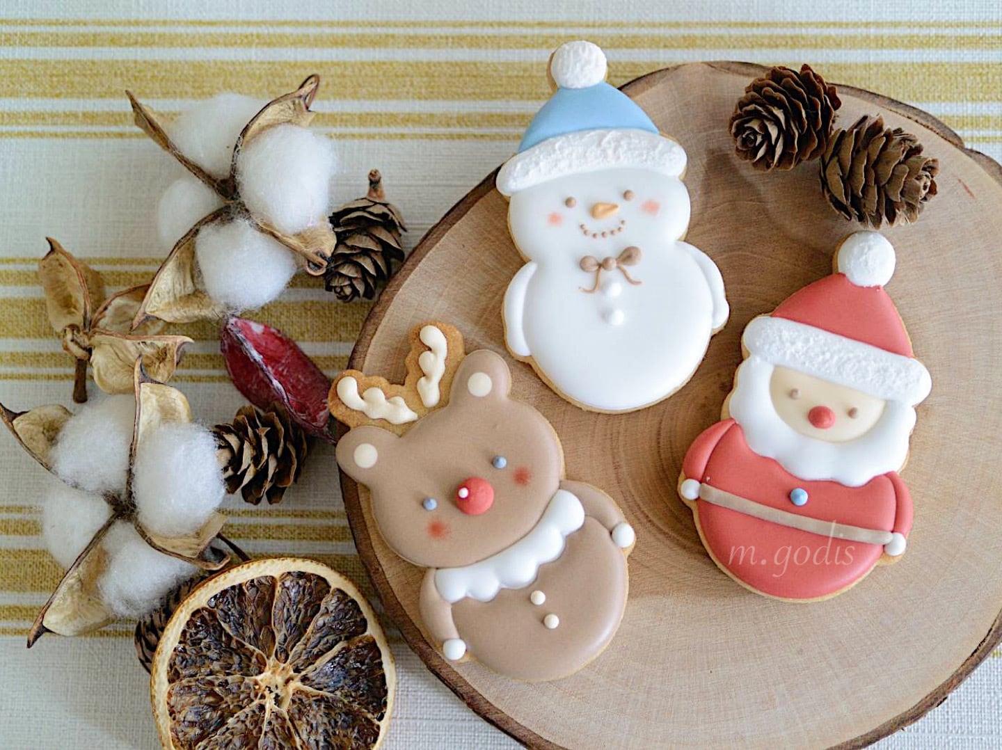 さんかくクッキー型　スタンプクッキー型　クリスマス(サンタ・トナカイ・ツリー)