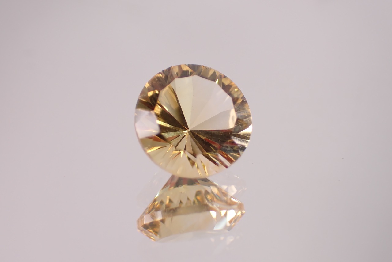 シトリン(コンケーブカット)　3.40ct　[D11‐256]