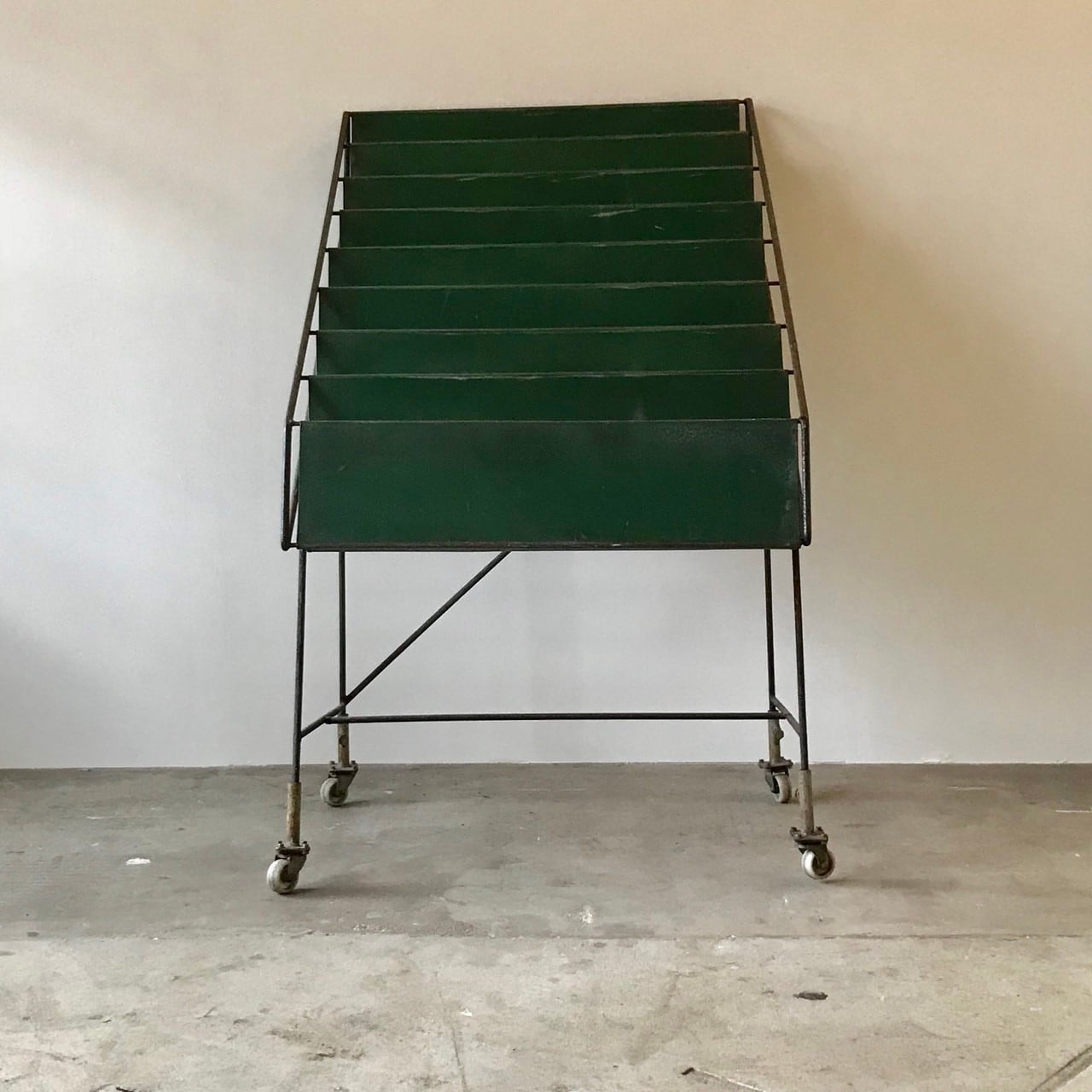 マガジンラック / 本棚