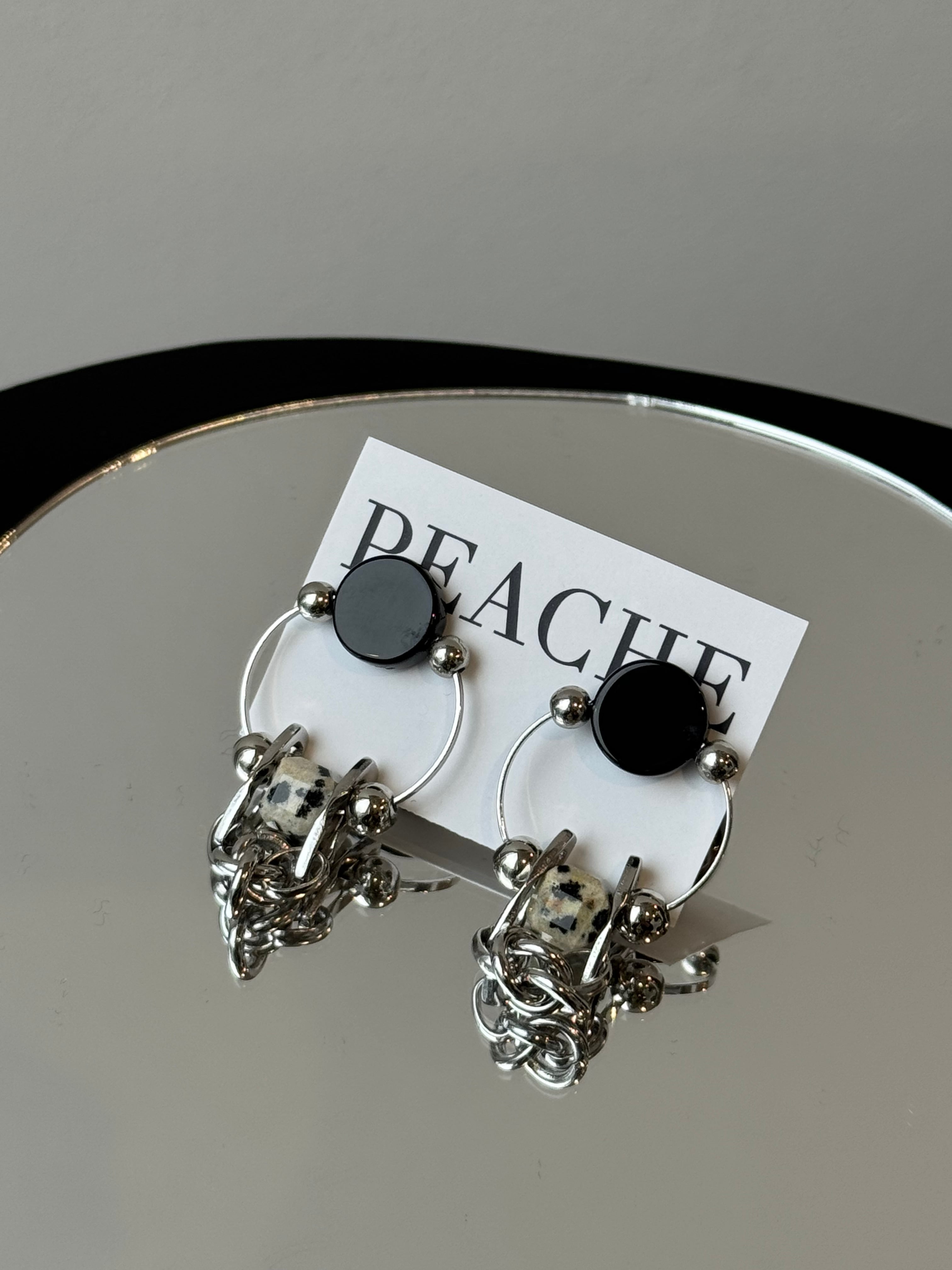 onyx dalmatian circle chain layered