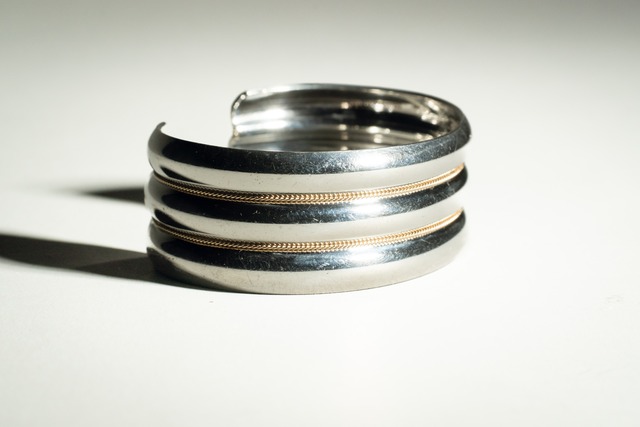 Vintage Tiffany & Co 14K & Silver Gold Line Bangle