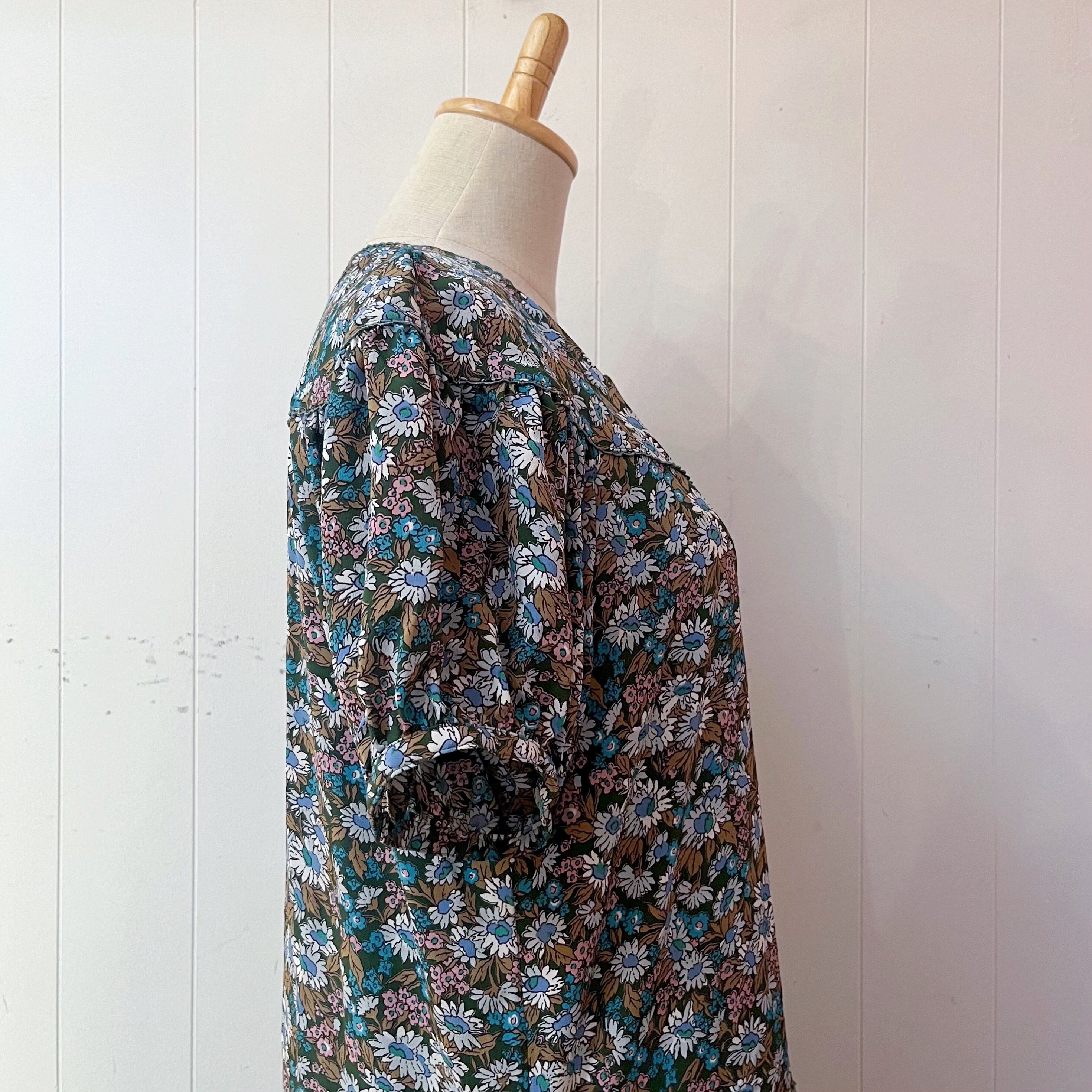 blue daisy round gather one-piece