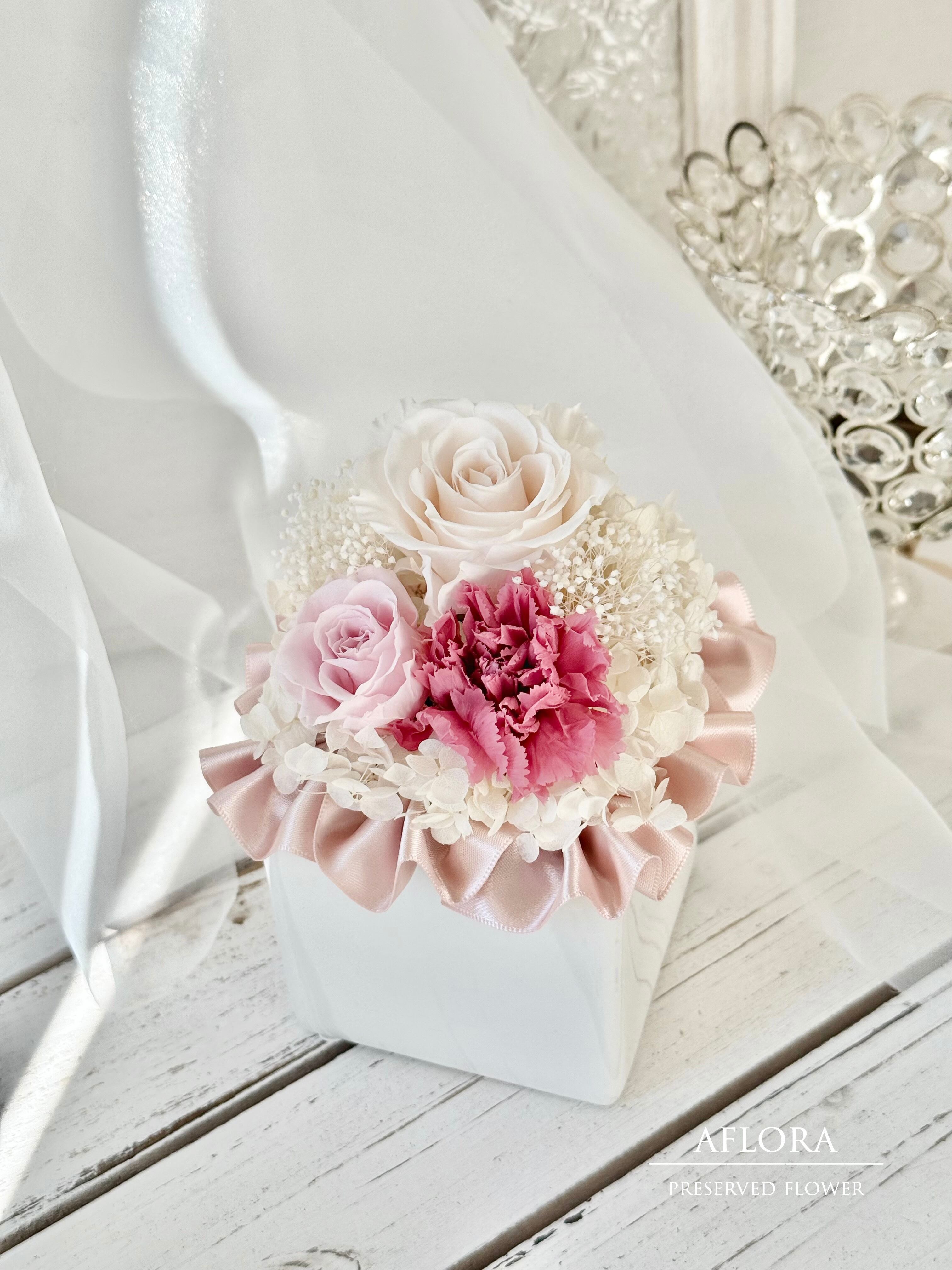 プリザーブドフラワー フリルリボン ピンクアレンジメント