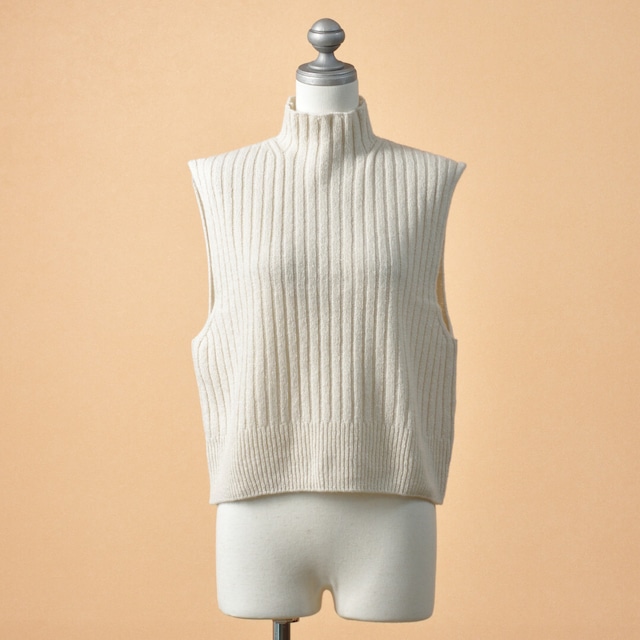evam eva エヴァムエヴァ　ウールシルクベスト wool silk vest・アイボリー　秋の装いにおススメのベストです【送料無料】