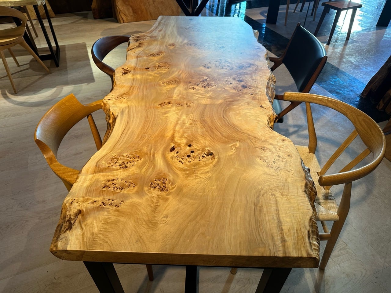 【店舗同時販売中】一枚板　瘤杢座卓　大型 瘤杢】ポプラ瘤_1800×570-800×55_青山店_テーブル天板/一枚板 261974