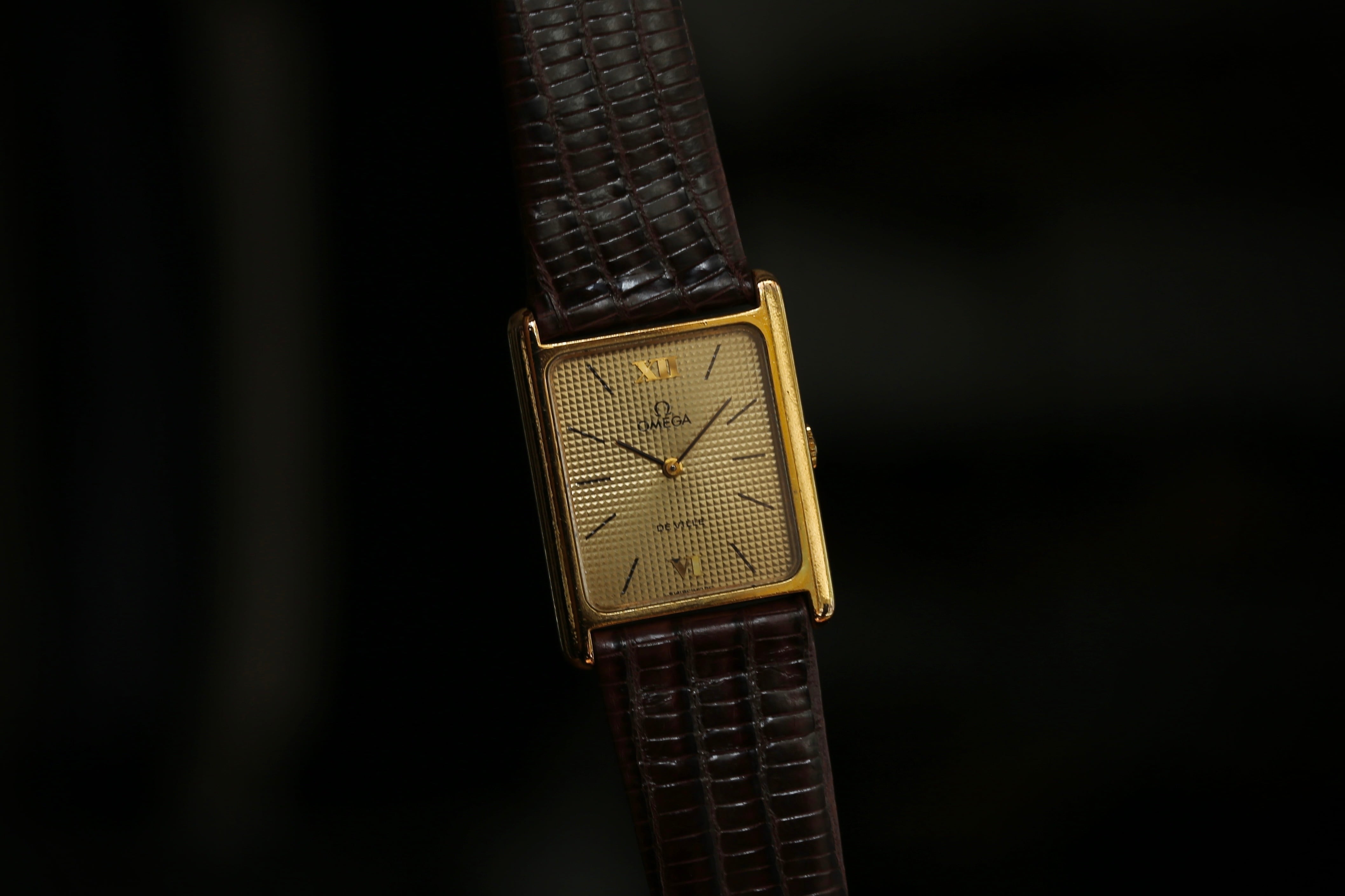 OMEGA】 1973年製 オメガ 『 デビル H型レクタンギュラー 』エンボス
