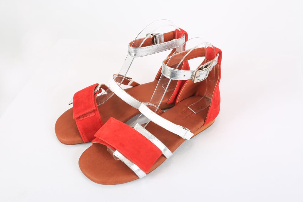 ※チャリティー除外品　MAKANI 【RED／3color】