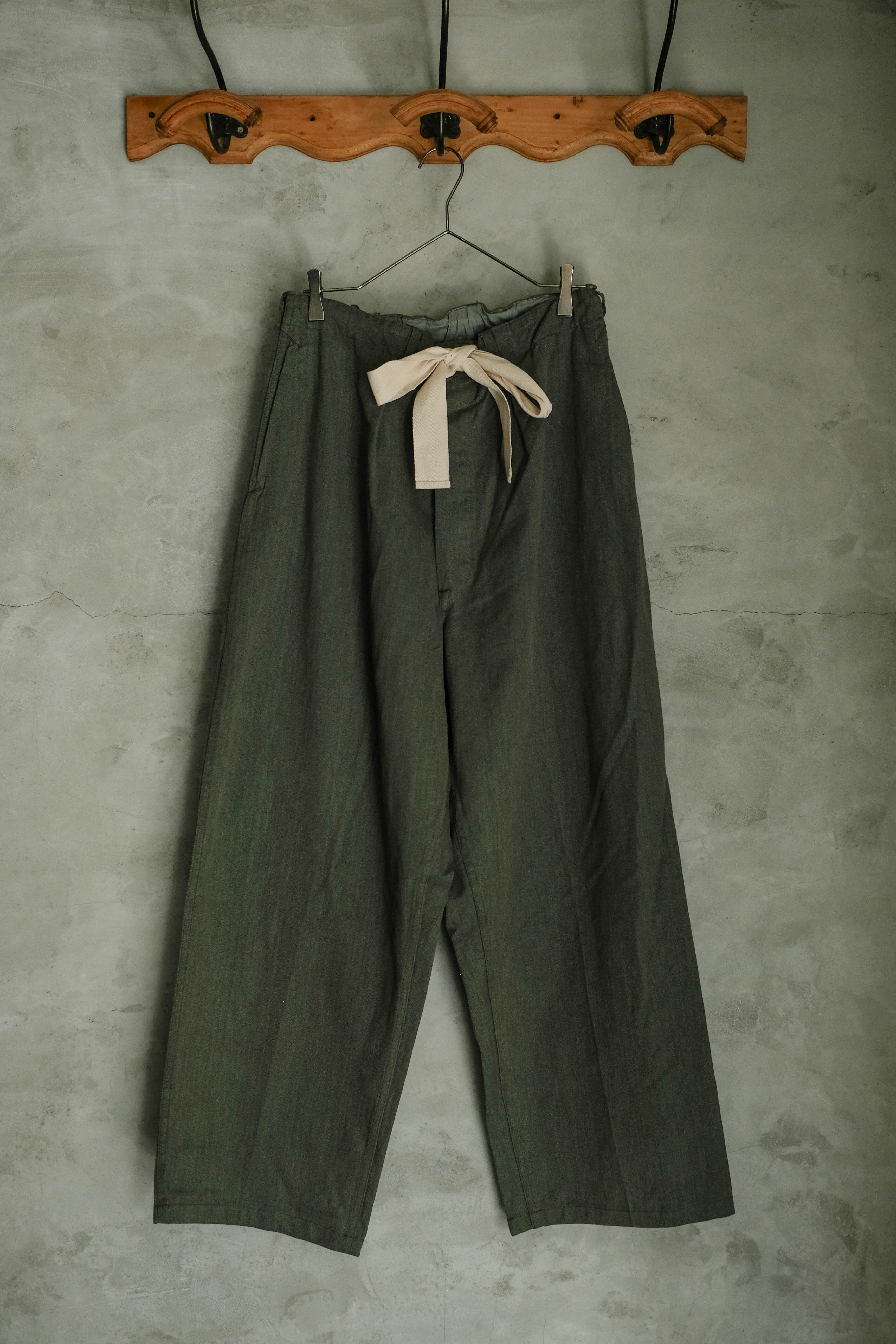 スウェーデン軍 プリズナーパンツ リメイク | militaria & encore