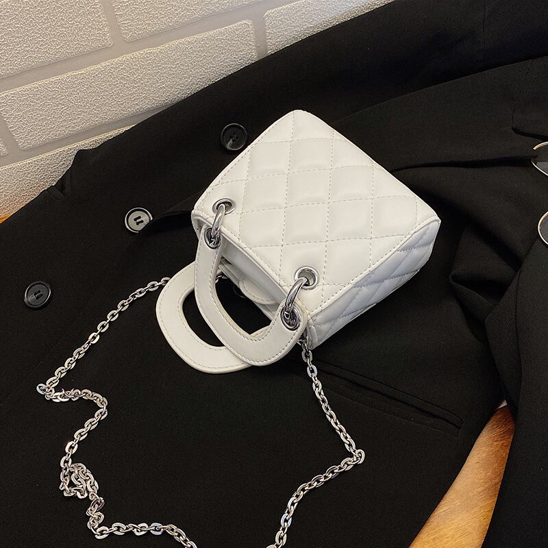 品質のバッグ女性のバッグ2020新しい波夏のファッション菱形チェーンポータブルメッセンジャーバッグネット赤い受精バッグ Tiancai_Wing_Bag8705111