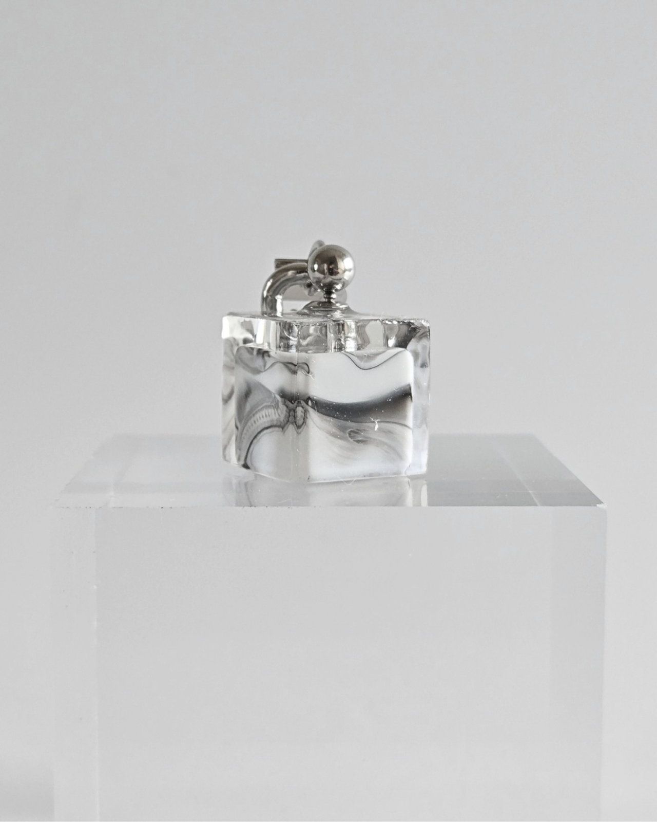 BOLD CUBE. [white stone] - 2