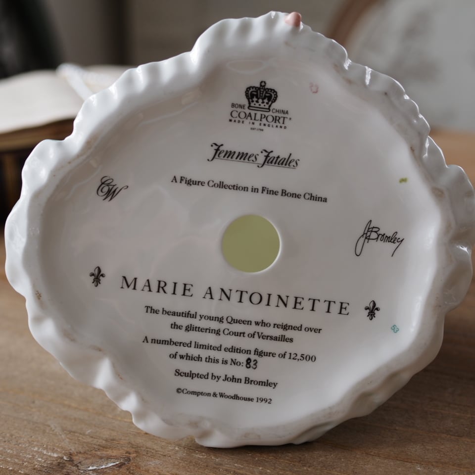 英国コールポートCoalport マリーアントワネット 限定フィギュ 英国コールポートCoalport マリーアントワネット 限定フィギュ