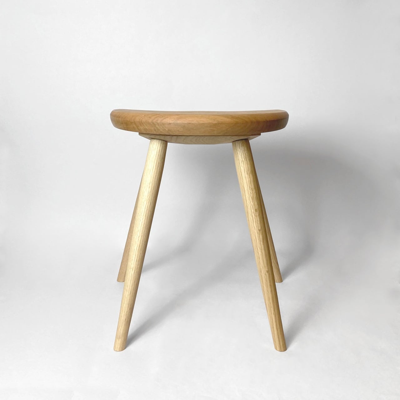 ムーンスツール挽脚 サクラ Moon stool - Sakura / Japanese cherry