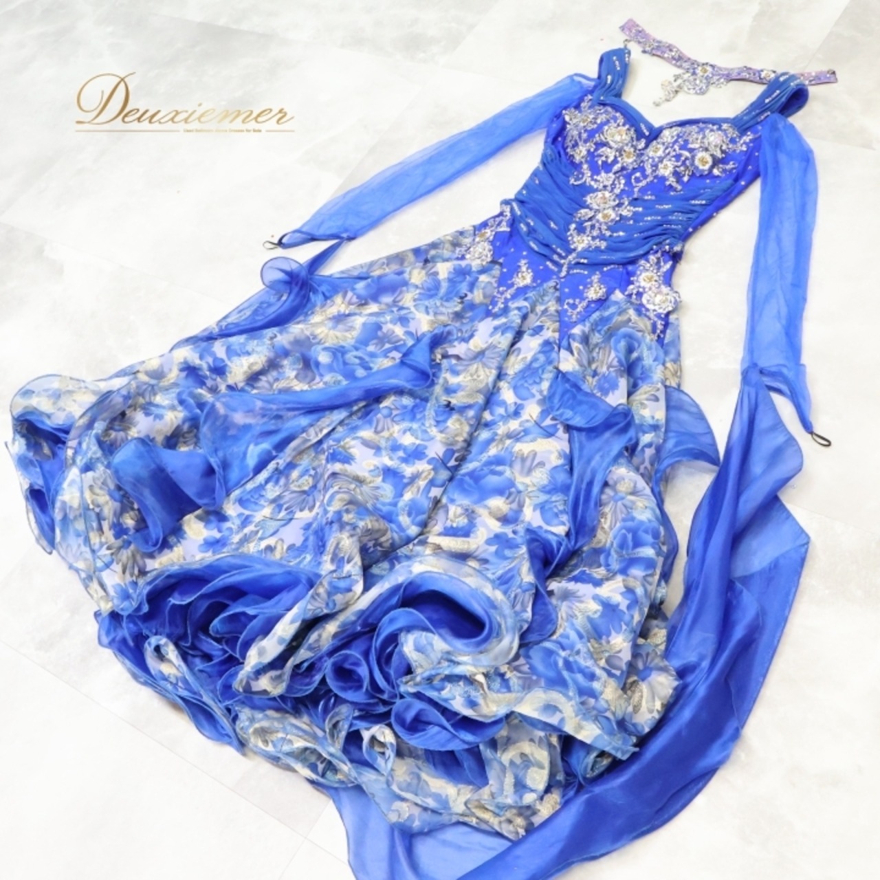 社交ダンス 衣装 スタンダード ドレス ワンピース スタンダードドレス デモ 競技 花柄 フロート レース パーティ 発表会 青 ブルー系 おしゃれ デザイン 上品 きれい スカート 重ね着 競技用 フレアドレス 大人用 発表会衣装 ダンス発表会 フラワープリント 衣装セット レディース ダンスウェア