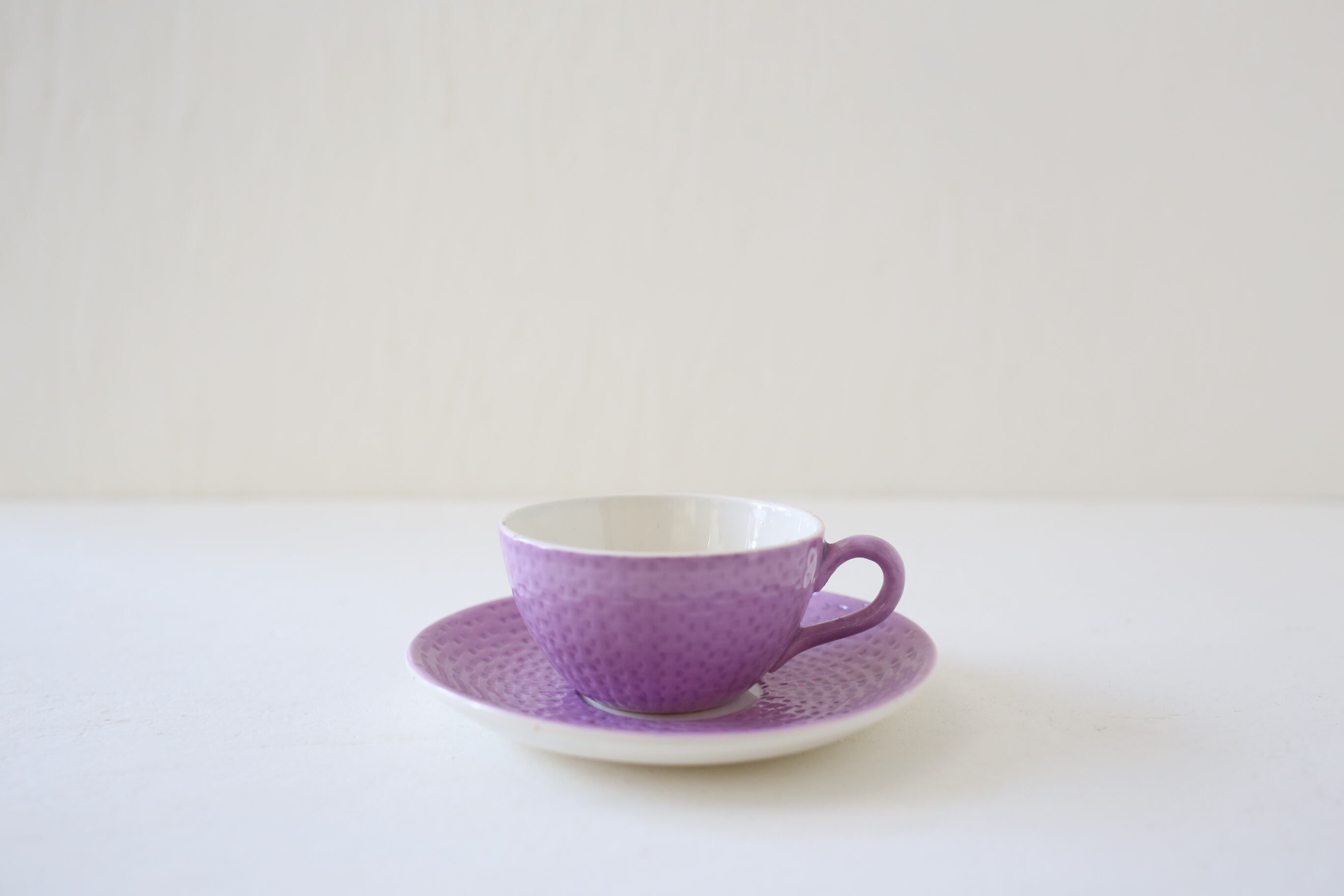 フランス アンティーク ヴィンテージ DIGOIN&SARREGUEMINES サルグミンヌ カップ&ソーサー(パープル)N-03809va