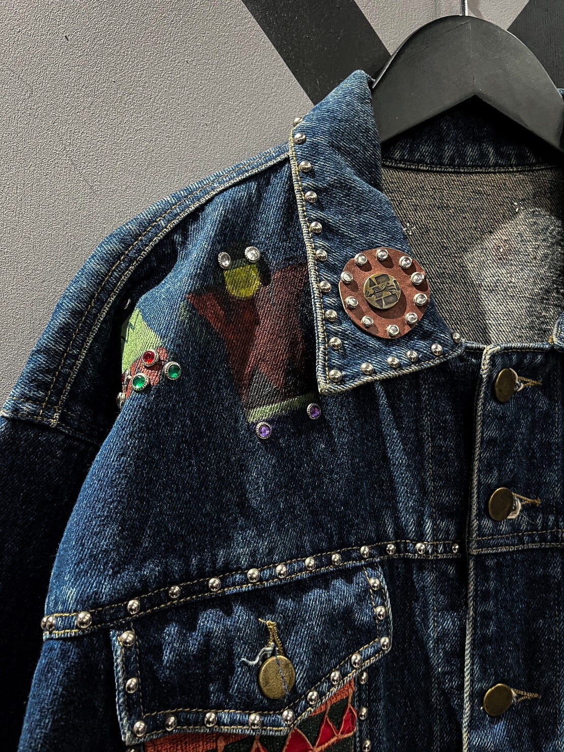 X VINTAGE】Native Design × Studs Vintage Loose Denim Jacket | Caka