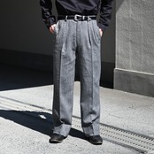 INTERIM / INDIA WOOL CLASSIC HERRINGBONE WITH LEATHER PIPING 2-TUCK STRAIGHT SLACKS