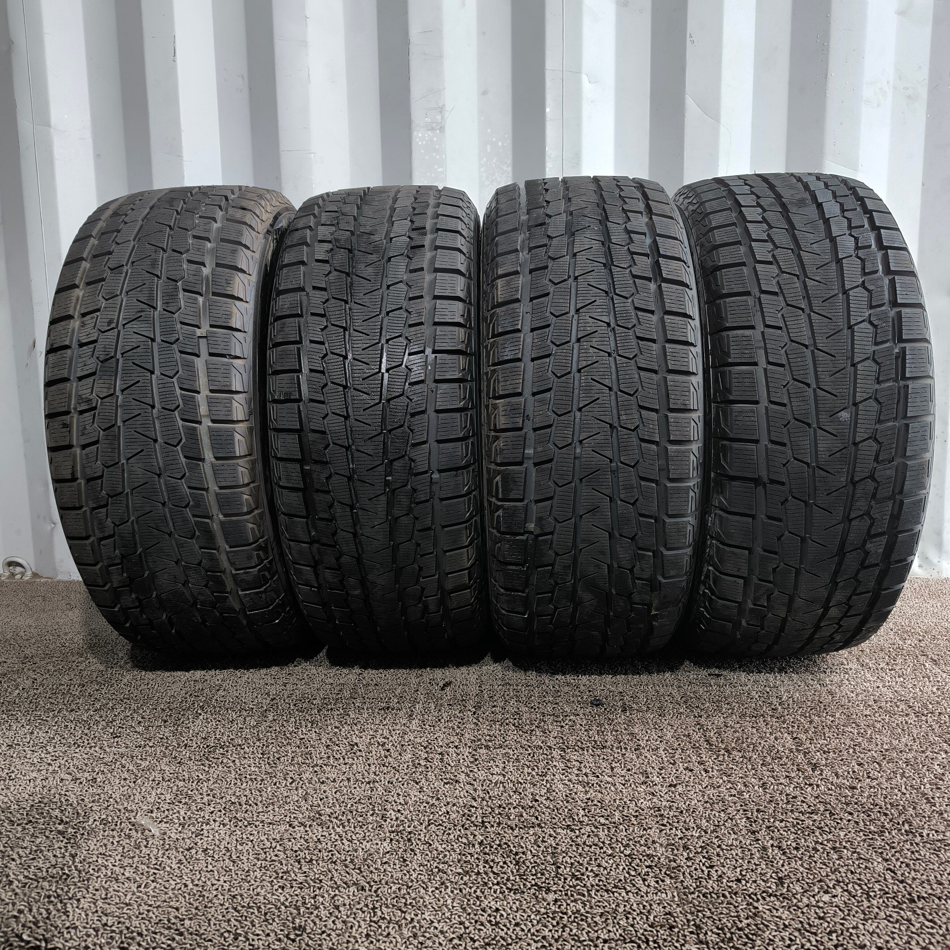 215/45R18 2021年 ヨコハマiG70 スタッドレス アルミホイール 215/45R18 2021年 ヨコハマiG70 スタッドレス アルミホイール