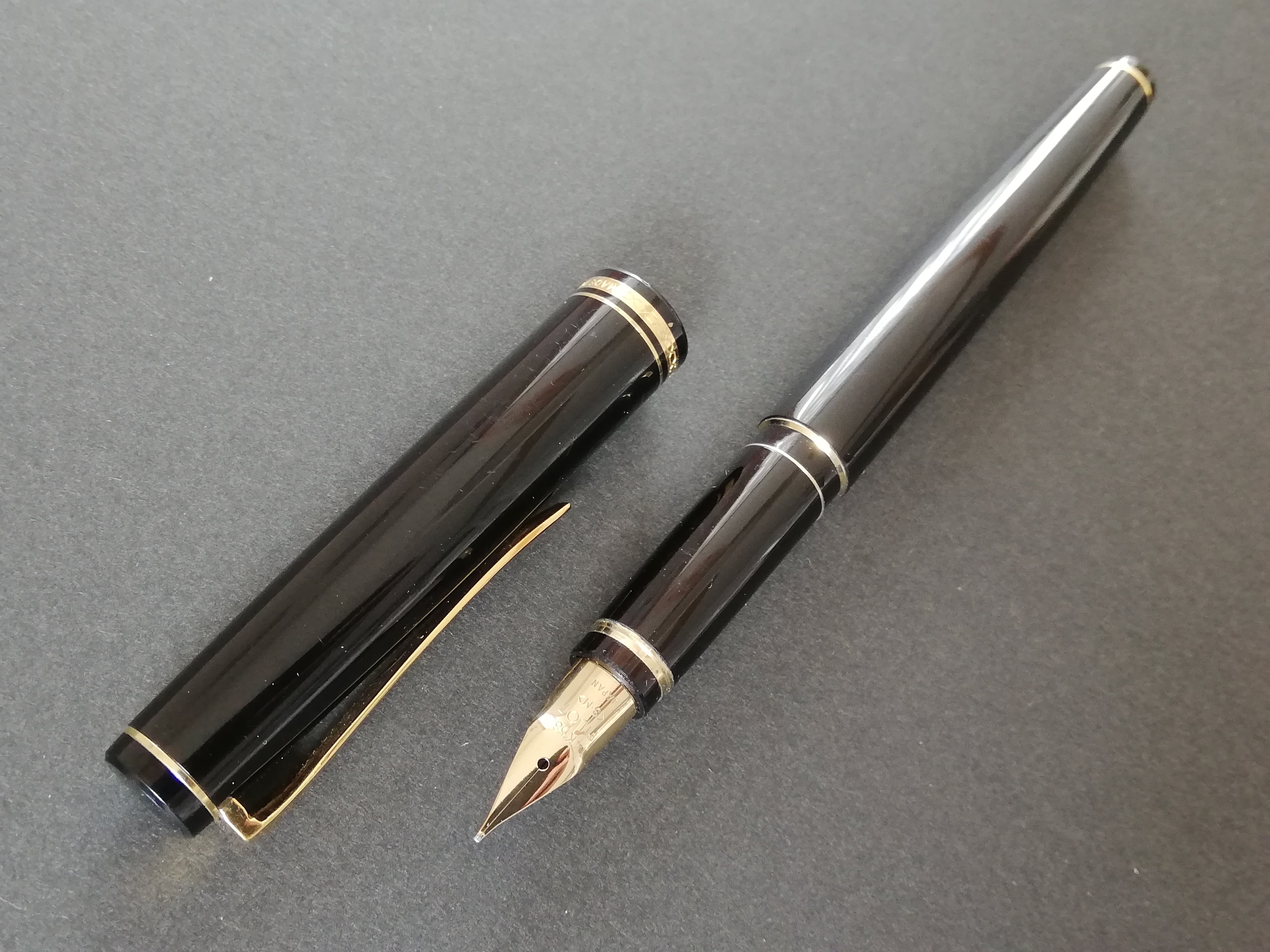 ELABO　SM　Pen.　本物・未使用・デッドストック☆PILOT　エラボー(旧型)万年筆　未開封　14K　Fountain　JAPAN.-　パイロット　in　中字軟14金　Made