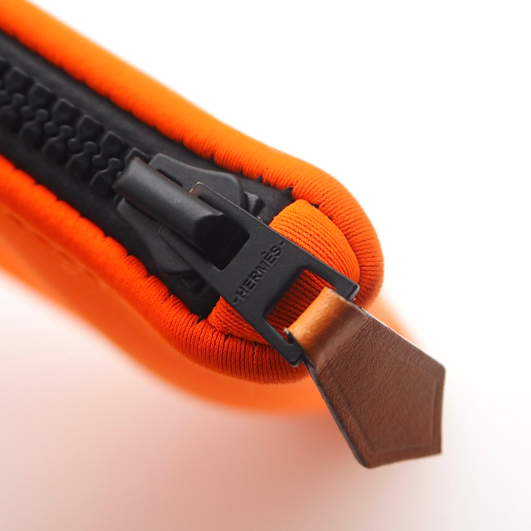 HERMES ネオバン・レオパード MM ポーチ ネオプレン オレンジ エルメス