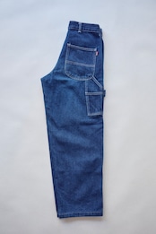 Cropped blue jeans
