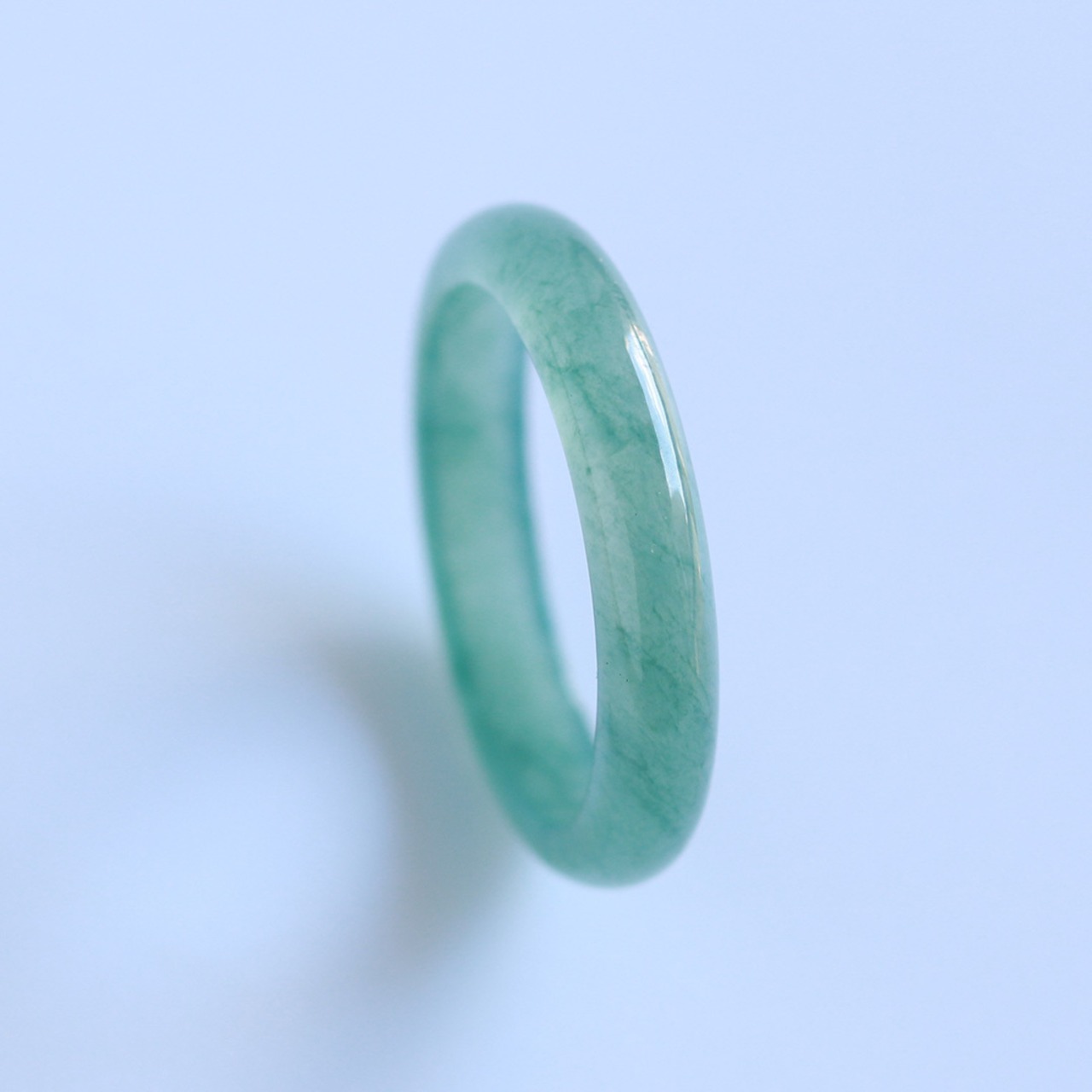 【16号】グアテマラ翡翠リング！ 細めくりぬき甲丸リング A貨翡翠 jd_rg1477