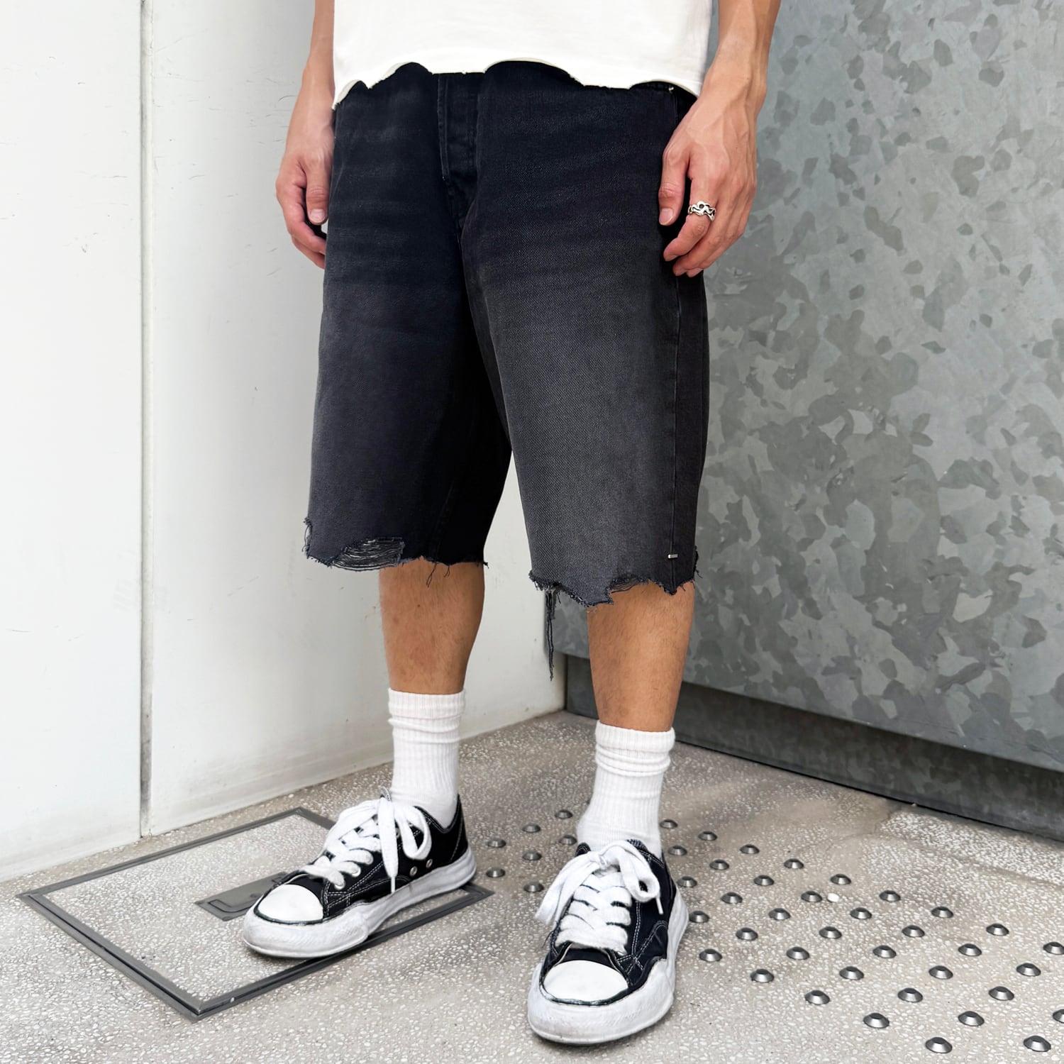 ASKYURSELFレザーショーツarchiveビンテージ ASKYURSELF / FRAYED BAGGY DENIM SHORTS | HOLICK