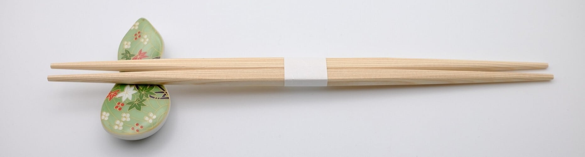 吉野杉卵中24㎝(帯巻き) 吉野[廣箸産]杉卵中箸(らんちゅうばし)24cm 白帯巻き 1000膳 | 安間製箸