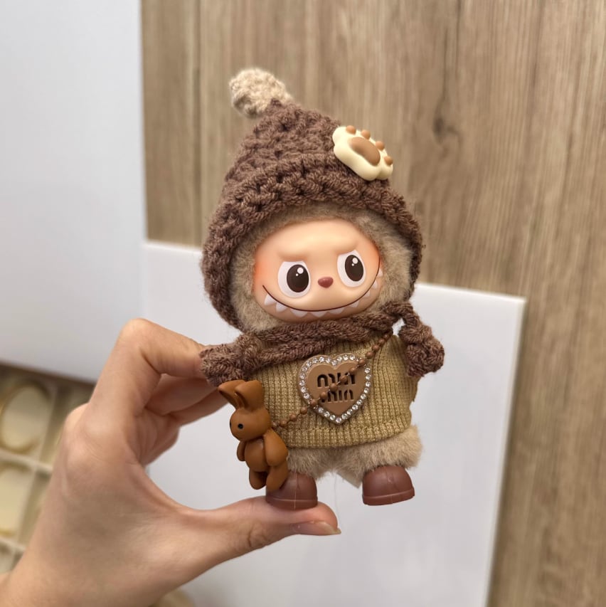 4点セット♡ 大きな帽子がチャーム!labubu 4.0 ラブブ 10cm 秋冬新作 もふもふコーデ たまらない可愛さの着せ替えセット