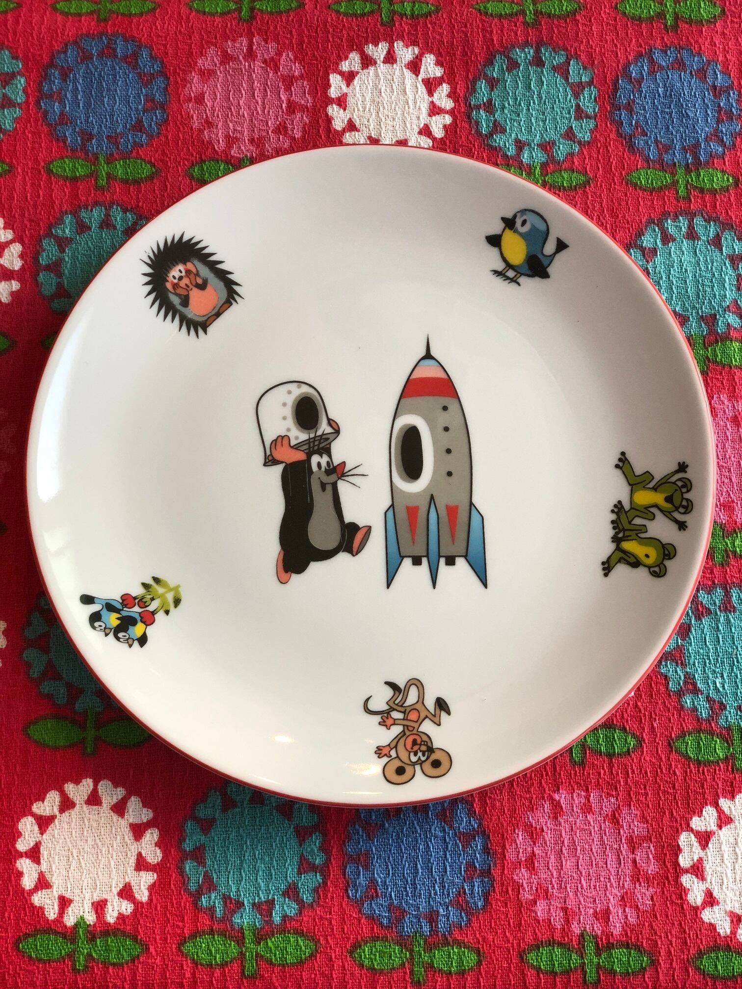 新品　from チェコ　もぐらのクルテク　プレート　21cmサイズ　ロケット 新品from チェコもぐらのクルテクプレート21cmサイズロケット