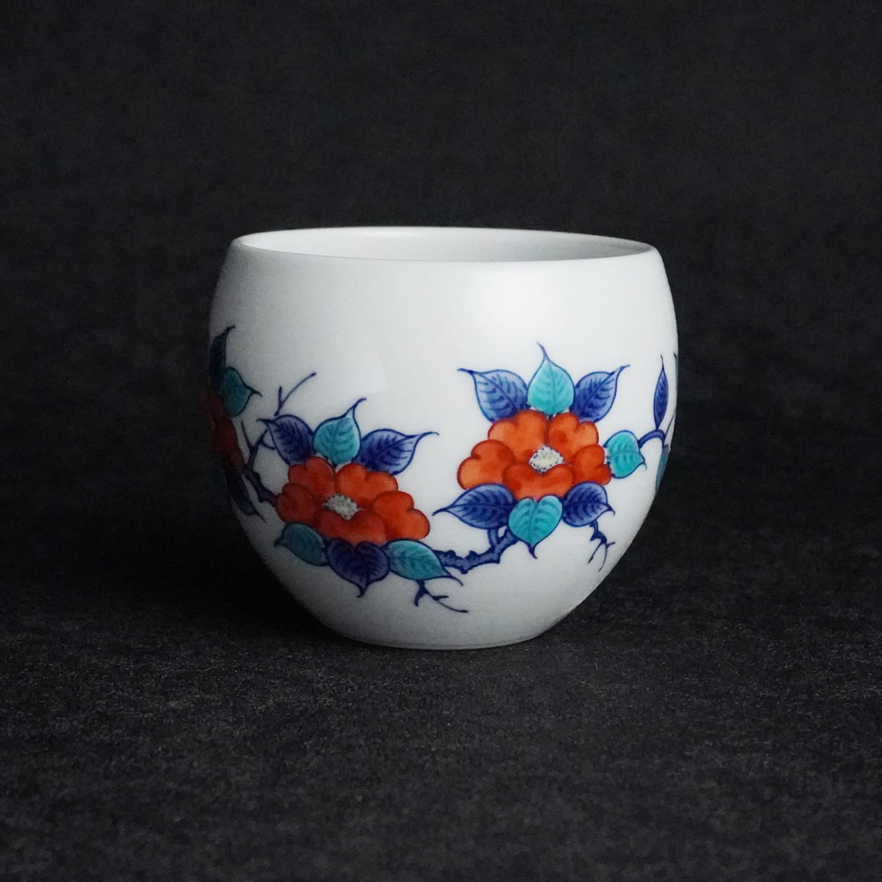 色鍋島/丸湯呑/椿繋 | 市川冬山窯