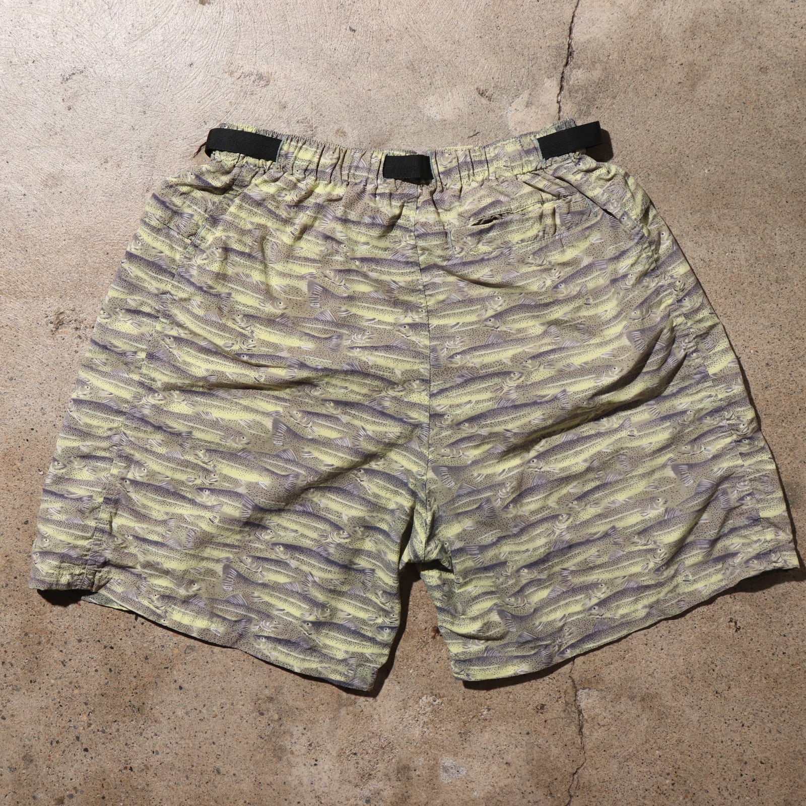 美品 M 02年 トラウト 総柄 リバーショーツ patagonia 美品 M 02年 トラウト 総柄 リバーショーツ patagonia