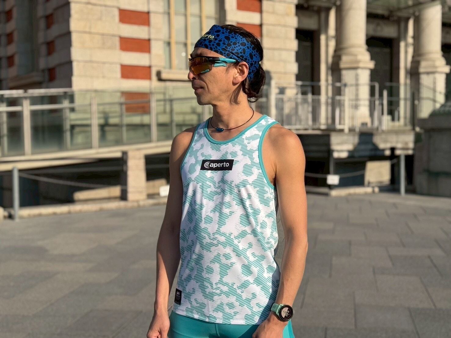 AP 125220】ユニセックス エメラルドグリーン タンクトップ ホワイト柄