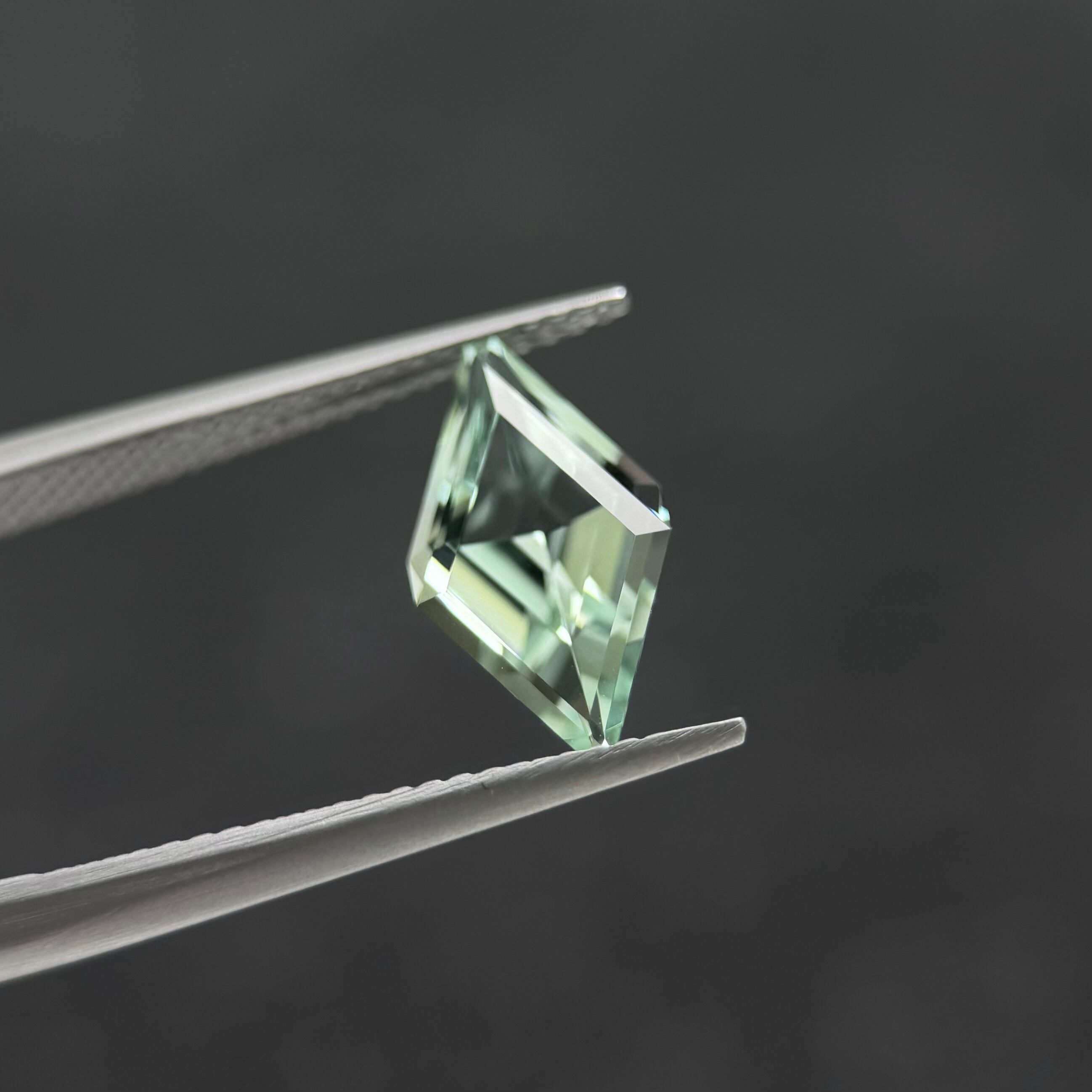 ミントトルマリン 13.6x7.5mm, 2.06ct, ナイジェリア産 | ROSWAY