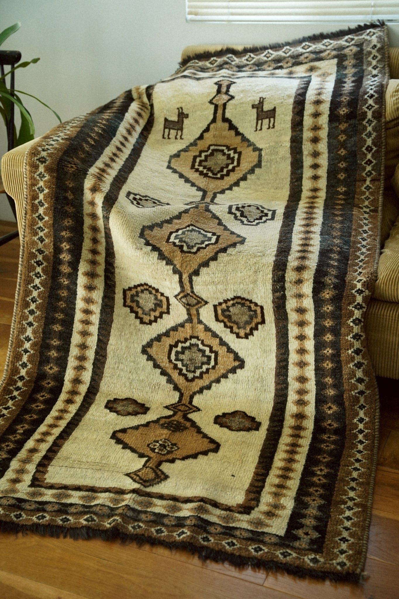 2133-Vintage Qashai Gabbeh