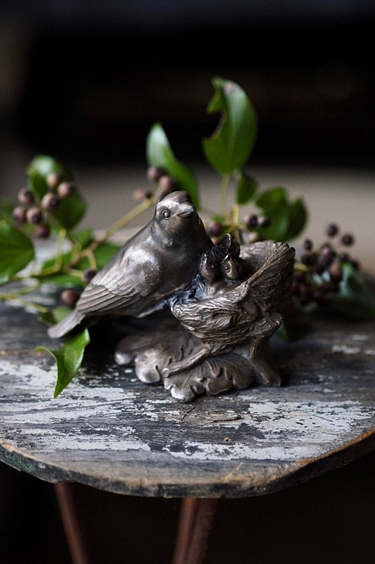 親鳥雛鳥、巣篭もりを-antique pewter bird objet | アンティーク