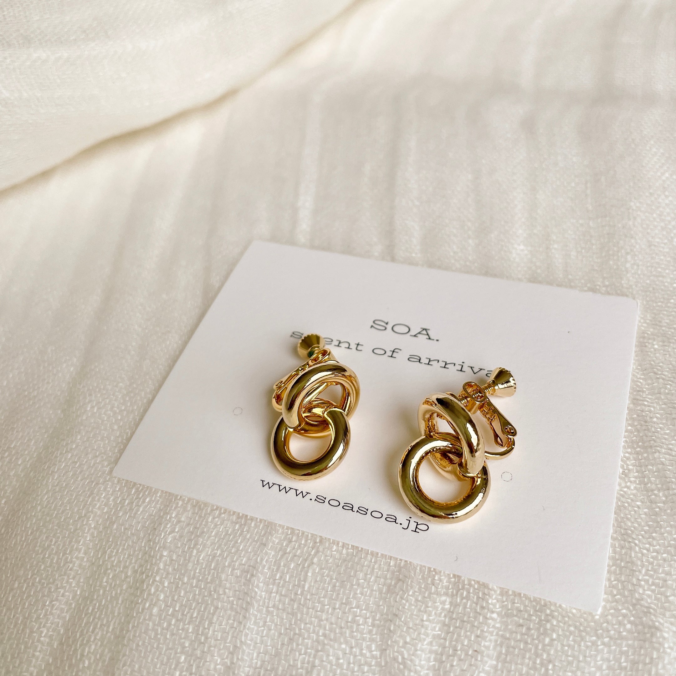 double layered earring (E29001) SOA. scent of arrival