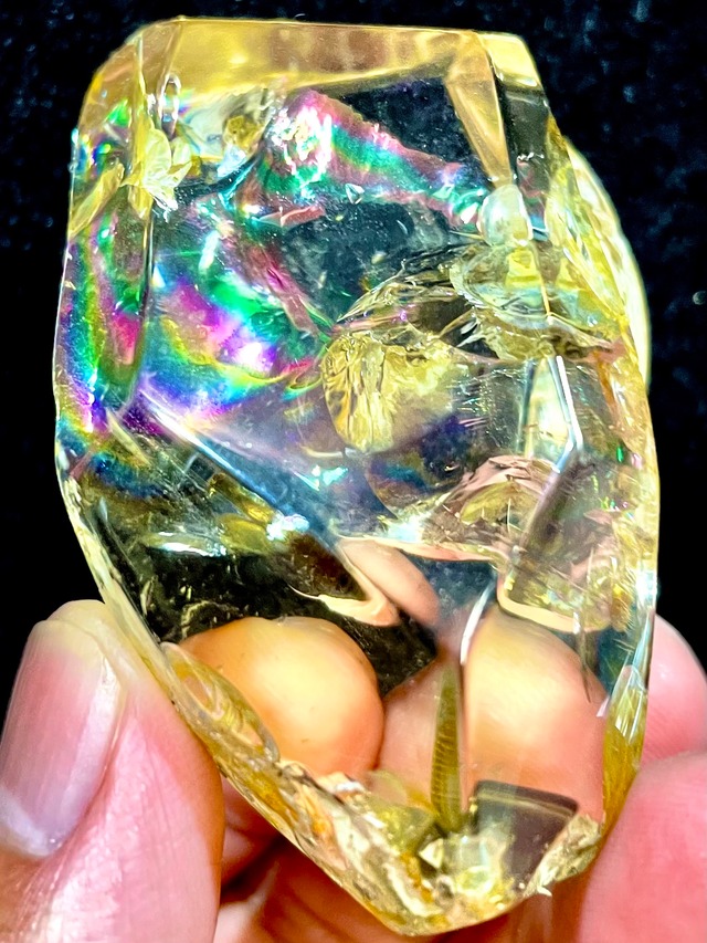 4) ミラクルエナジー「ミストゥーラ」スーパー・レインボー天然シトリン