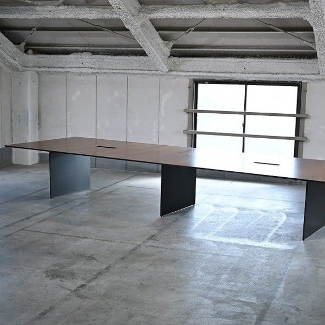 Cassina ixc.「AIR FRAME/エアフレーム」カンファレンステーブル オフィス 会議 ワーキングスペース 商業施設 カッシーナ・イクスシー【中古家具/中古インテリア/USED家具ユーズド家具/リサイクル】