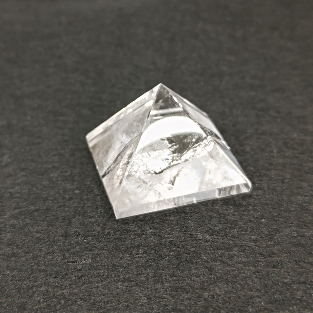 天然石 水晶ピラミッド
