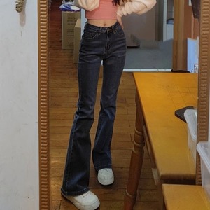 レディース パンツ ボトムス ロングパンツ ワイド デニム ブーツカット マキシ 裾ワイド ブーツカット ポケット ハイウエスト 前開き シンプル カジュアル おしゃれ かっこいい レトロ こなれ感 ラフ ボーイッシュ ルーズ 個性的 存在感 抜け感 ヴィンテージ ラグジュアリー アメリカン アクティブ ワイルド ジェンダーレス 大人女子 無地 春 秋 お出かけ アウトドア 休日 ショッピング レジャー 楽ちん 体型カバー 普段使い 着回し トレンド S M L XL ブルー ブラック