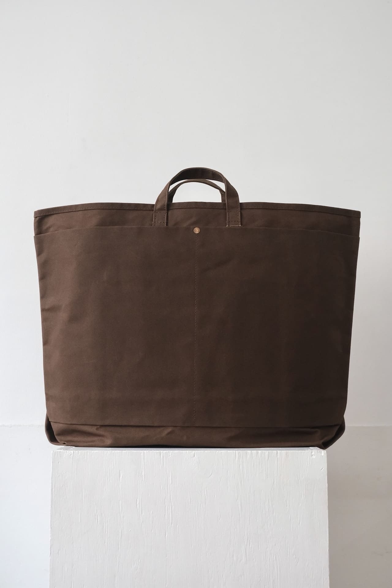 "Order Event" This is a(n) Base Tote XL Brown,Ink Blue