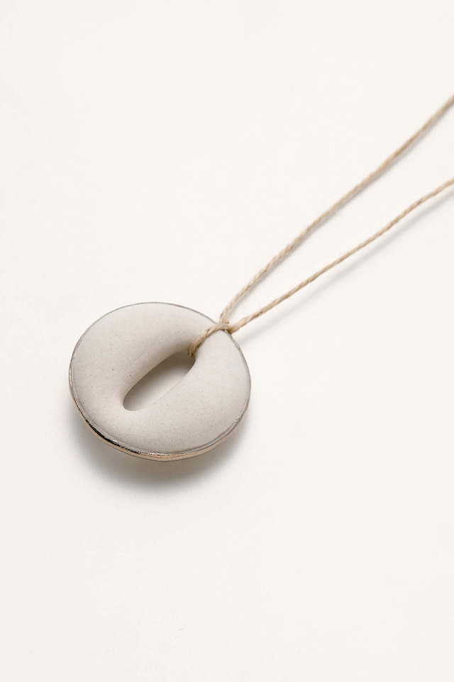 JODAN. aroma necklace  Light Beige（circle）_SILVER