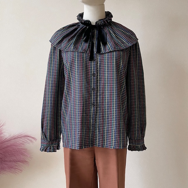 H&M 70s Vintage Ruffle collar Blouse W121