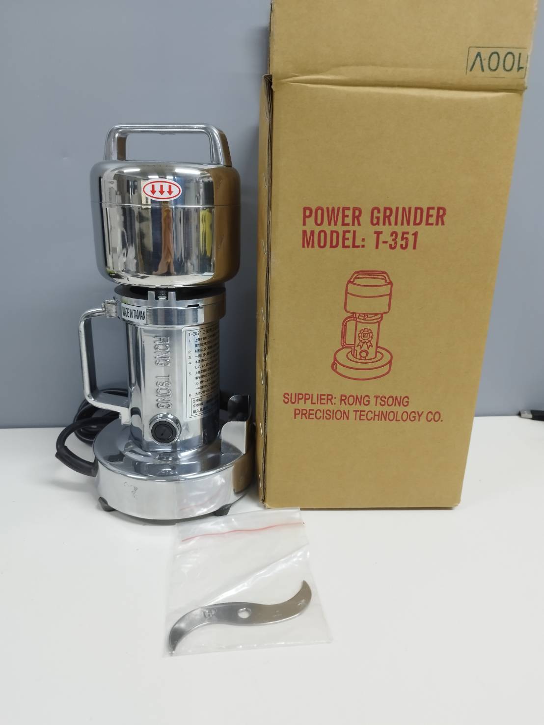 【未使用に近い】東京ユニコム 万能製粉機/300cc/ひきっ粉/T-351 未使用に近い】東京ユニコム 万能製粉機/300cc/ひきっ粉/T-351 | 中古