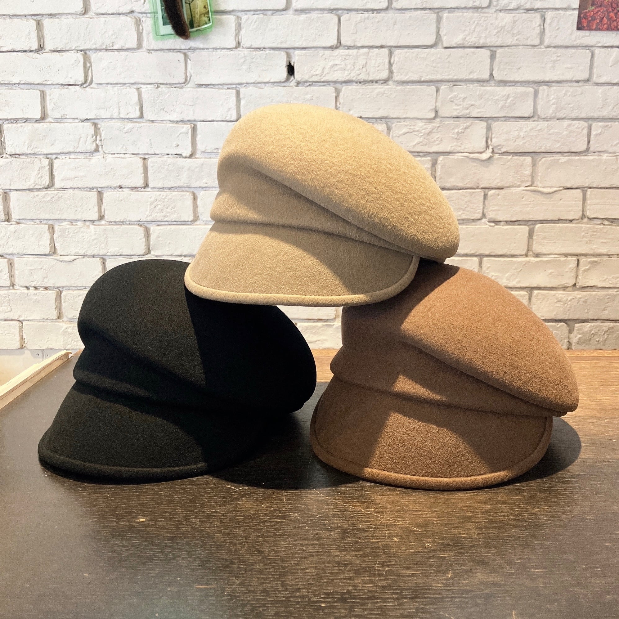 Miu Miu カール　ファー　キャスケット ハンティング　キャップ　M 羊毛 Miu Miu カール ファー キャスケット ハンティング キャップ M