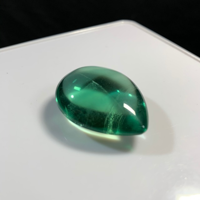 ルース『大』　雫型☆ぷるっぷるグリーンフローライト