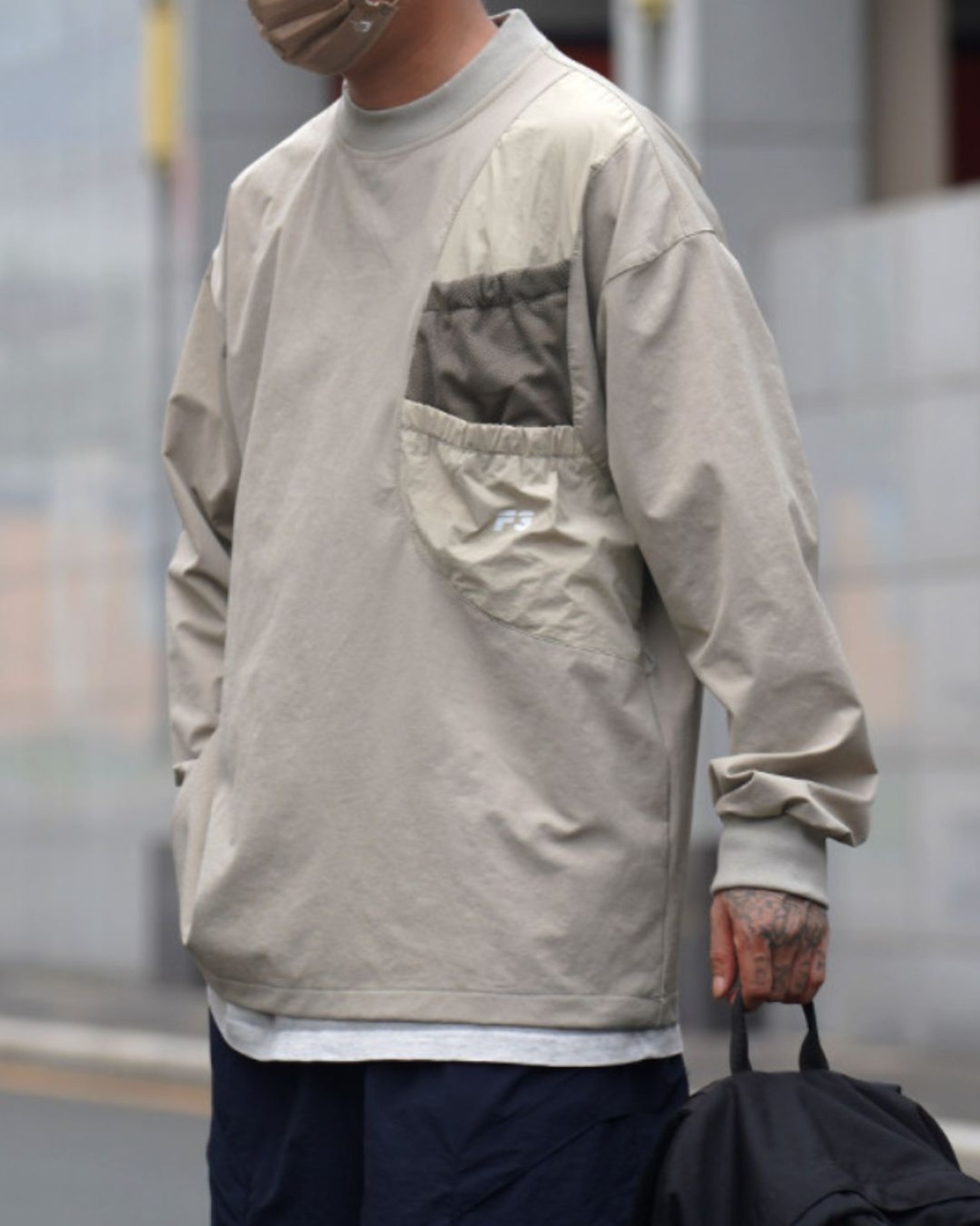 切り替えデザインマルチポケット長袖Tシャツ　S0697