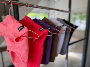 【A week  Tシャツ グランシリーズ】ワンポイント刺繍 名入れ 犬 ドッグ かわいい オールシーズン