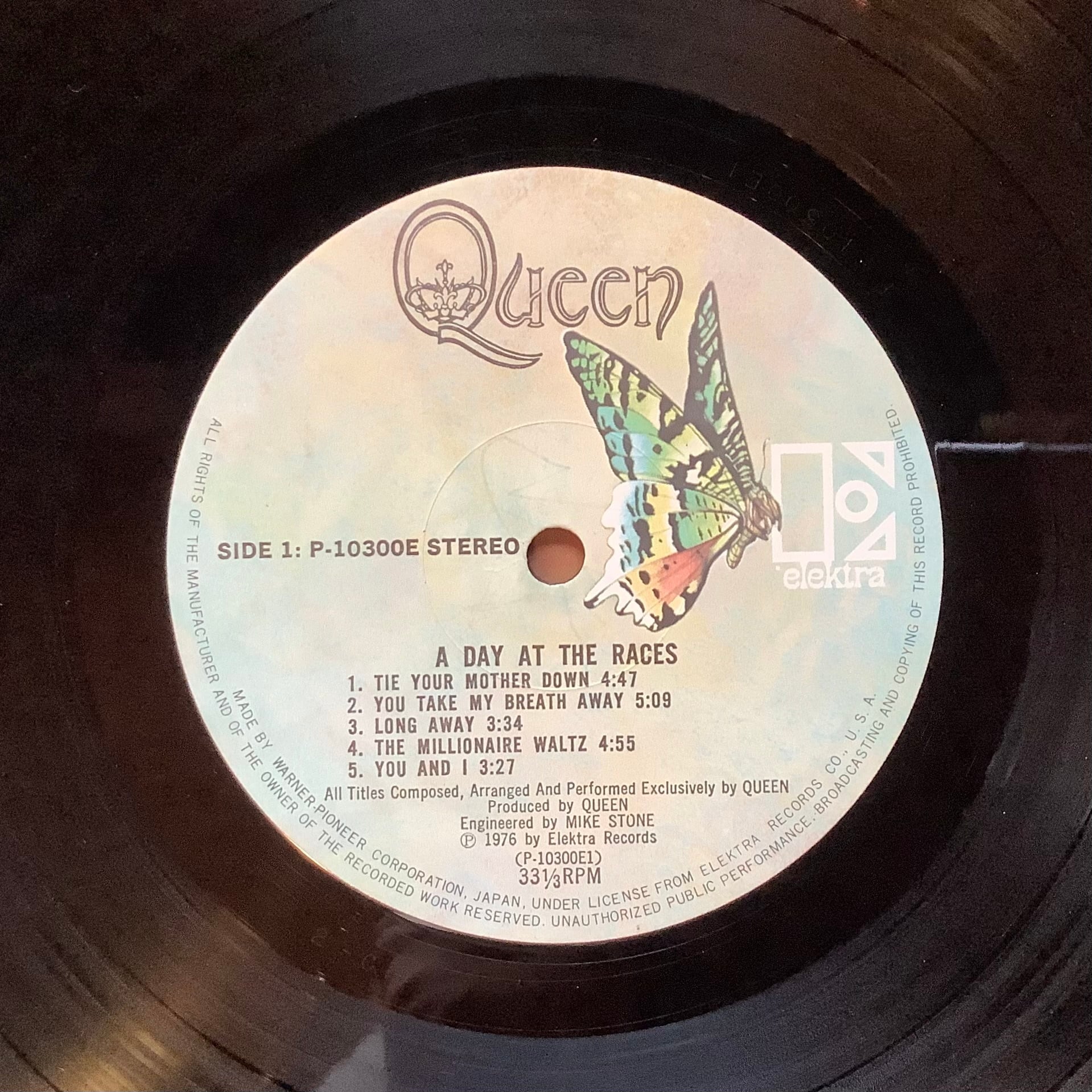 QUEEN / A DAY AT THE RACES | Plastic Soul Records